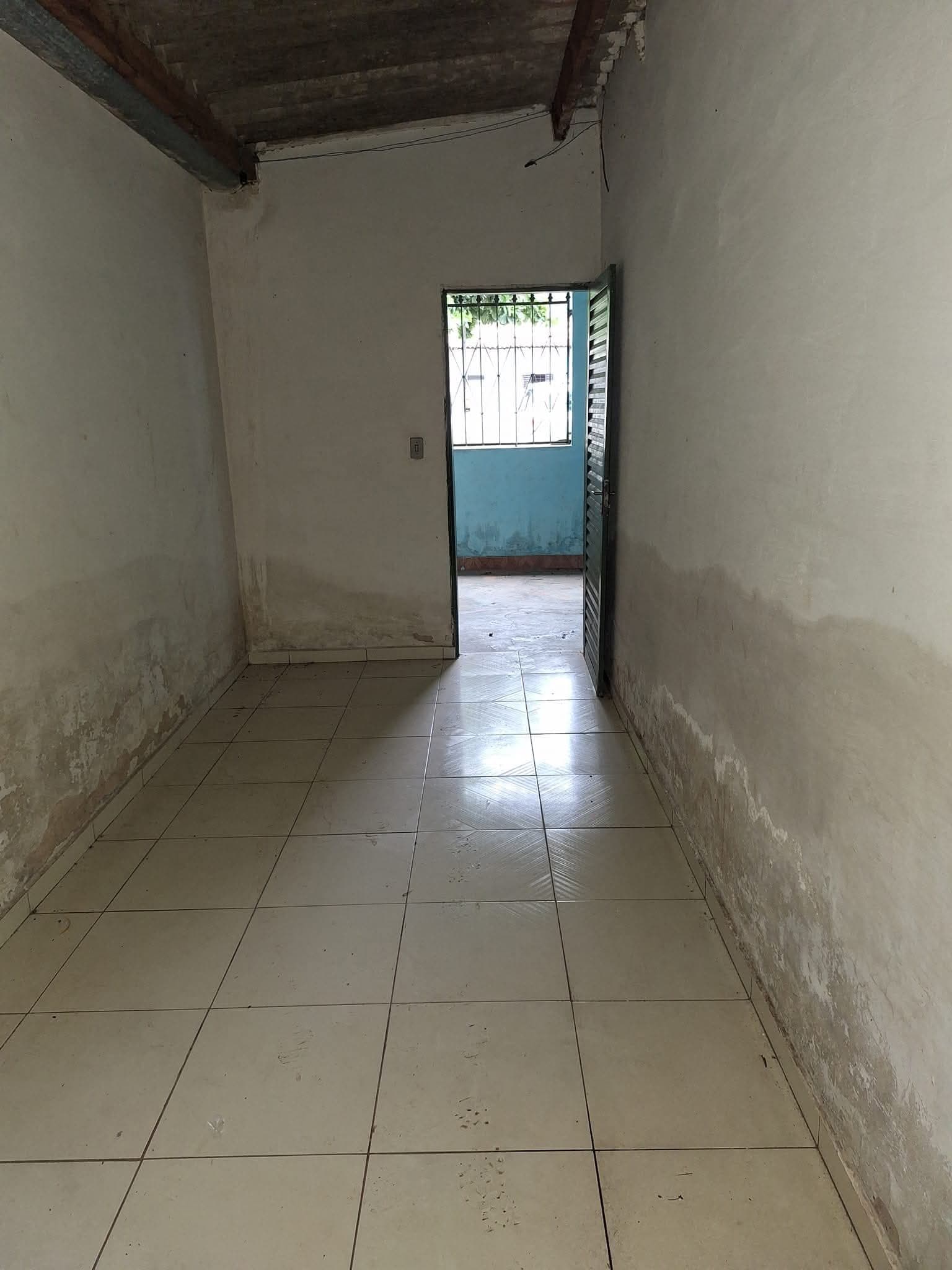 Casa à venda no Bairro Popular Nova com 2 quartos e garagem